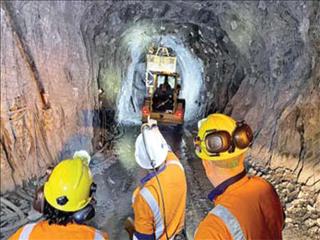  لزوم رونق سرمایه‌گذاری و نوسازی ماشین‌آلات برای کاهش حوادث معدنی بررسی شد: ضرورت افزایش ایمنی معدن‌کاران