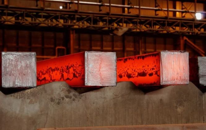  تحلیل عملکرد مالی فولاد خوزستان در ۹ ماهه ۱۴۰۳؛ تداوم رشد “فخوز” در شرایط بحران