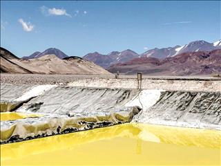  معادن لیتیوم چگونه محیط‌زیست شیلی را تهدید می‏‏‌کنند؟ سرزمین مس؛ غرق در بی‏‏‌آبی