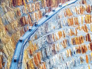  حقوق دولتی معادن و تاثیر آن بر معادن کوچک و متوسط بررسی شد حیـات و ممـات معـادن