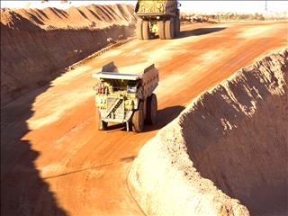  اهمیت توسعه اکتشافات بررسی شد لزوم تغییر قوانین متناقض با گسترش اکتشاف