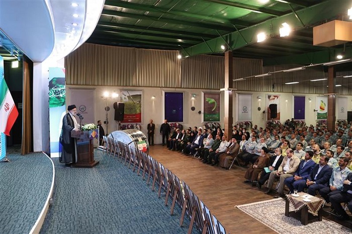 رئیس‌جمهور در آیین راه‌اندازی نیروگاه شهید حاج احمد کاظمی شرکت فولاد مبارکه:كار در فولاد مباركه با برنامه‌ریزی دقیق در حال پیشرفت است