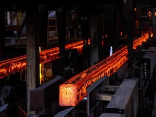 با وجود کاهش تقاضا، بر نرخ محصولات میانی زنجیره فولاد افزوده شد گرمای رینگ فولاد در پایان سرمای دی