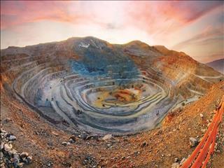  چشم‌انداز توسعه معادن بررسی شد: بازیـگر اصلی تـوسعه