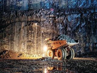  تاثیر نوسان ارز بر تولیدکنندگان معدنی بررسی شد حساس به ارز