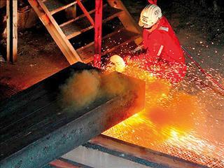  به‌رغم رشد ۳۰‌درصدی وزن صادرات، ارزش آن ۱۰‌درصد کم شد دامپینگ فولادسازان چینی با استمرار بحران مسکن