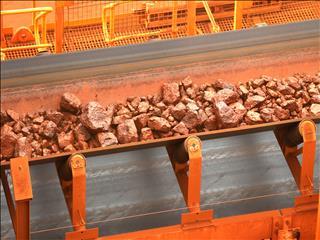  شرکت‌های بزرگ معدنی دنیا معترض دولت چین پکن نمی‏‏‌تواند قیمت سنگ‏‏‌آهن را کنترل کند؟