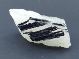  تورمالین کوارتز، سورئالیسم در سنگ