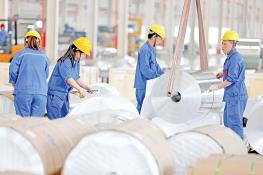 چین بازار جهانی فولاد را قبضه کرده است 