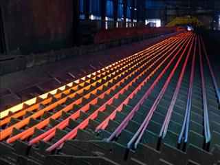  سنگ‏‏‌آهن در سقف قیمت هشت‌ماهه و فولاد در سقف نرخ هفت‌ماهه جا خوش کرد مه‌شکنی فولاد در غبار چین